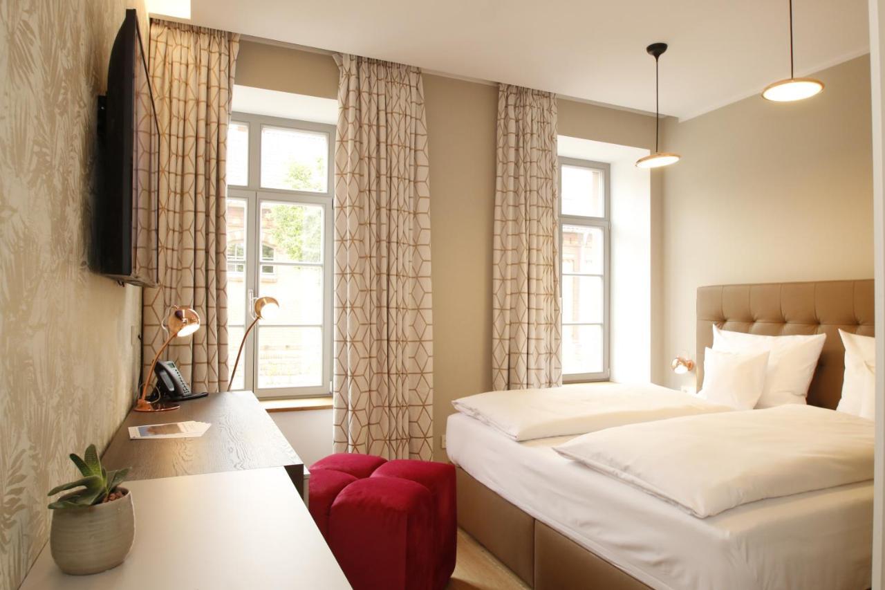 Amelie No 1 Hotel & Appartements 朗道因德普法尔茨 外观 照片