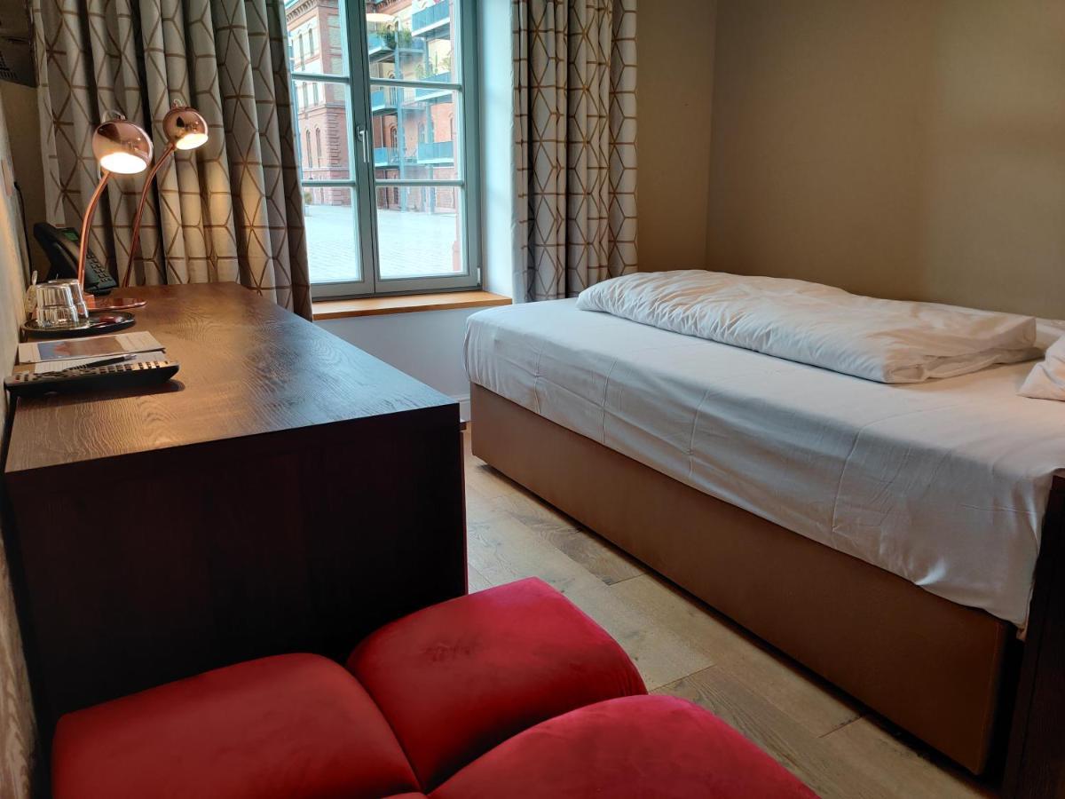 Amelie No 1 Hotel & Appartements 朗道因德普法尔茨 外观 照片