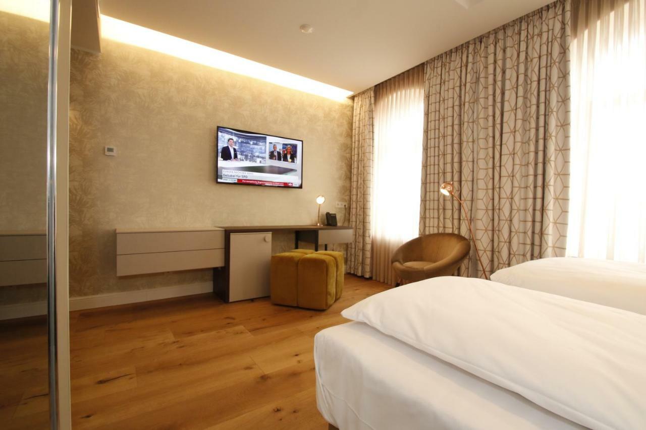 Amelie No 1 Hotel & Appartements 朗道因德普法尔茨 外观 照片