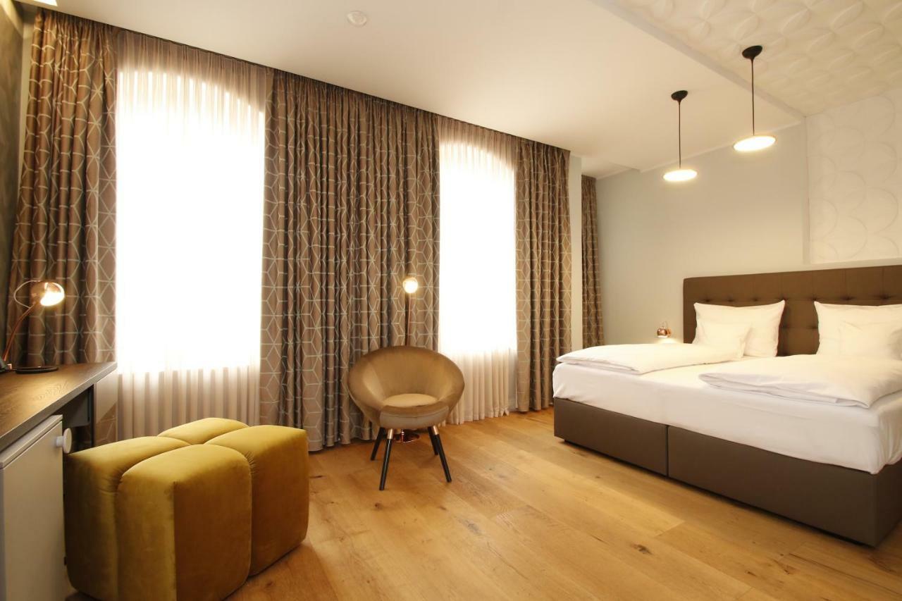Amelie No 1 Hotel & Appartements 朗道因德普法尔茨 外观 照片