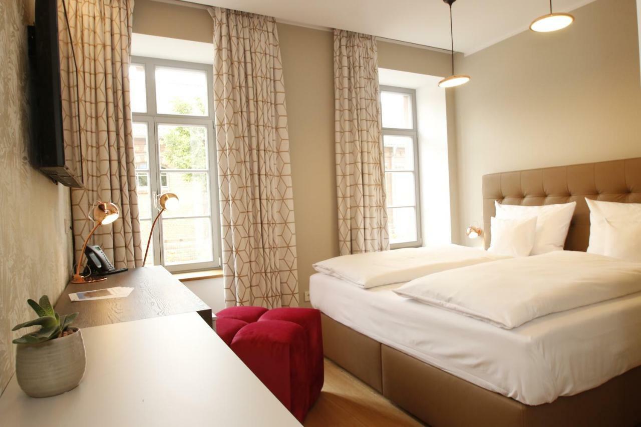 Amelie No 1 Hotel & Appartements 朗道因德普法尔茨 外观 照片