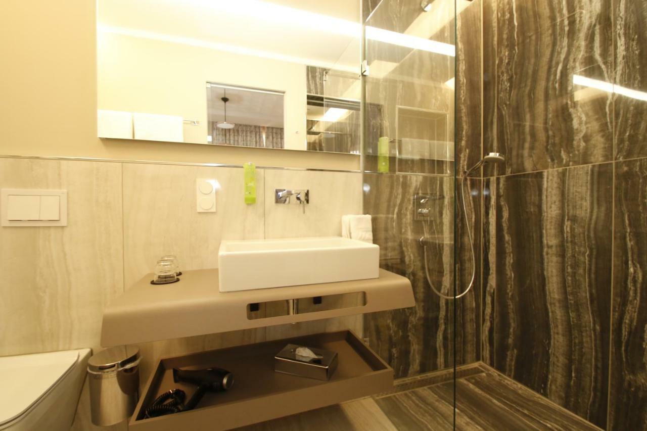 Amelie No 1 Hotel & Appartements 朗道因德普法尔茨 外观 照片