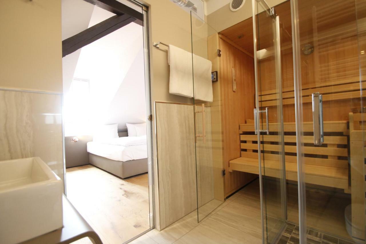 Amelie No 1 Hotel & Appartements 朗道因德普法尔茨 外观 照片