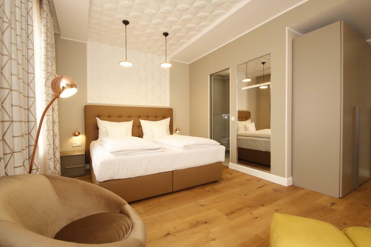 Amelie No 1 Hotel & Appartements 朗道因德普法尔茨 外观 照片
