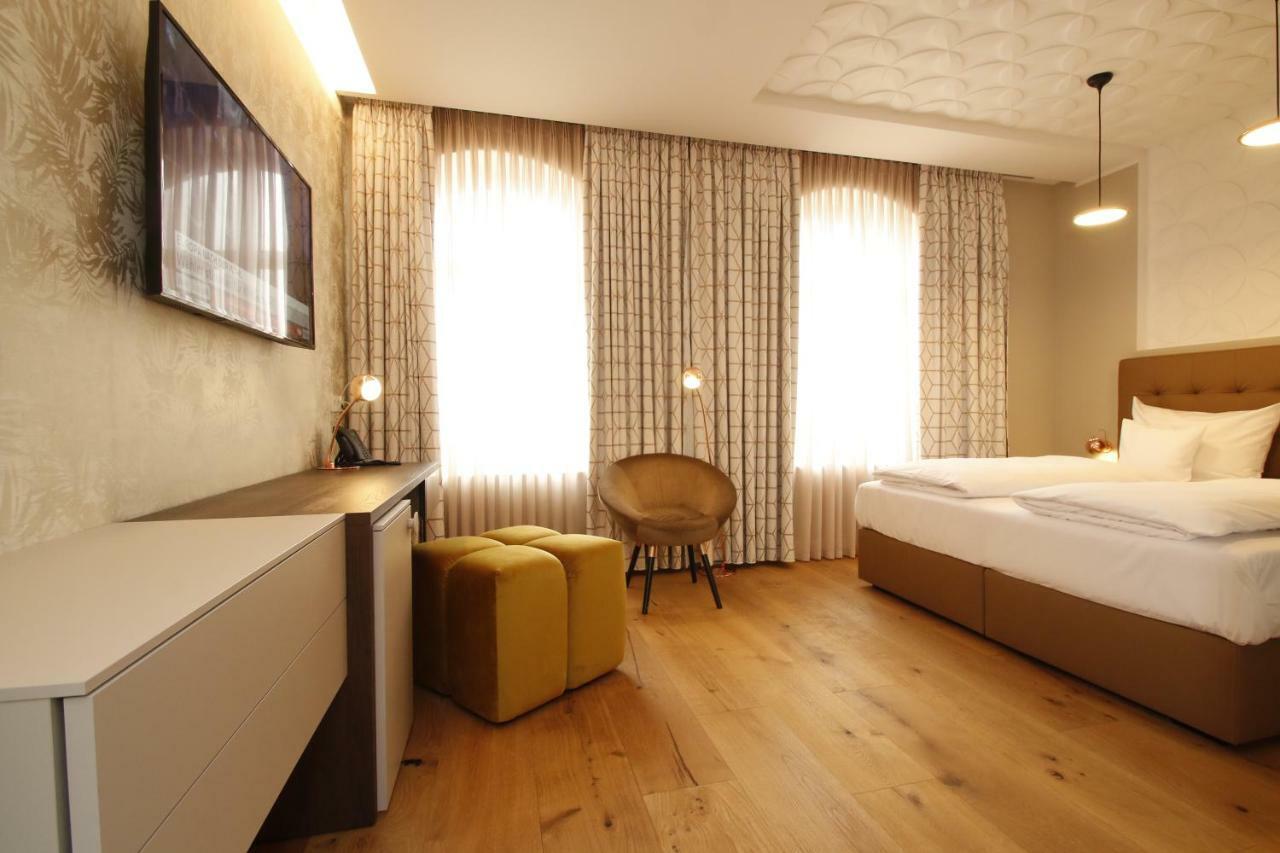 Amelie No 1 Hotel & Appartements 朗道因德普法尔茨 外观 照片