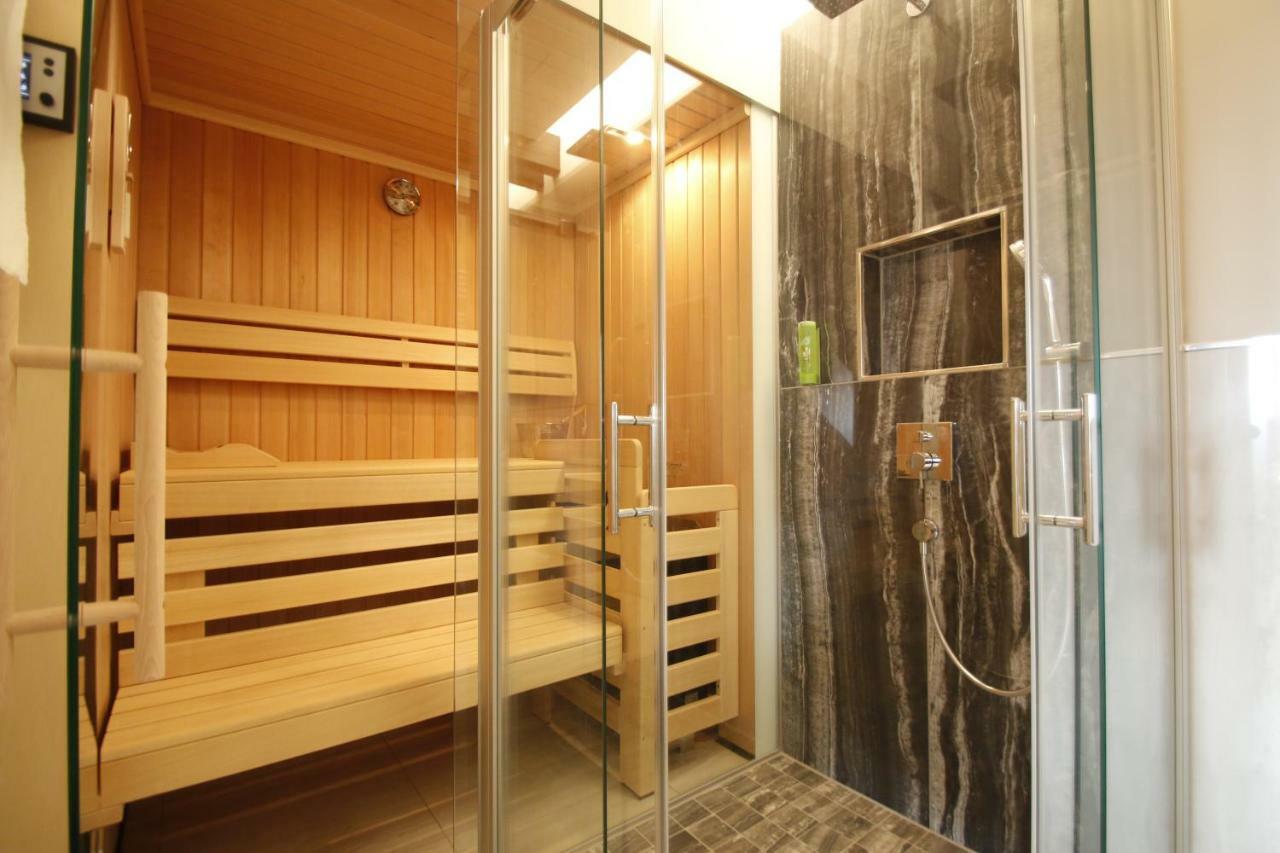 Amelie No 1 Hotel & Appartements 朗道因德普法尔茨 外观 照片