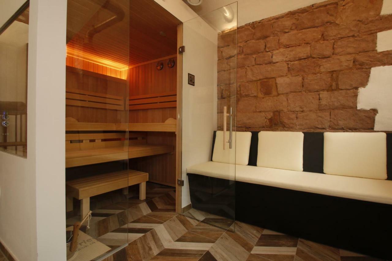 Amelie No 1 Hotel & Appartements 朗道因德普法尔茨 外观 照片