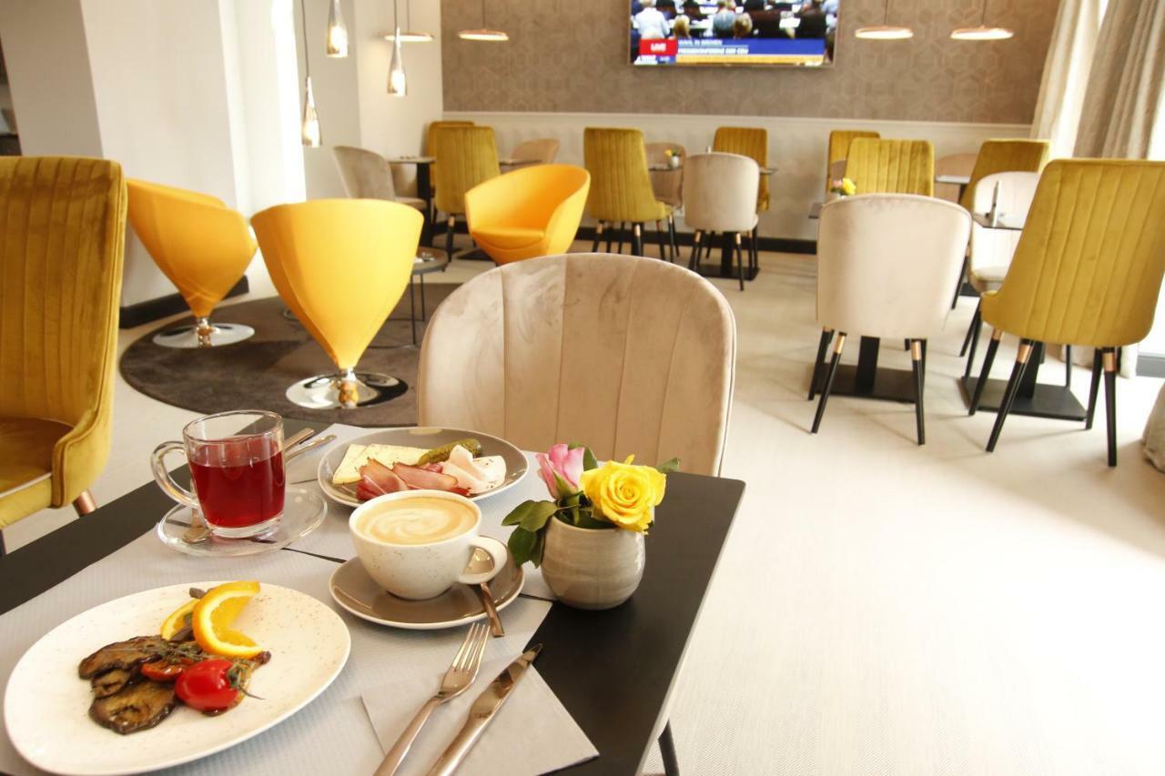 Amelie No 1 Hotel & Appartements 朗道因德普法尔茨 外观 照片
