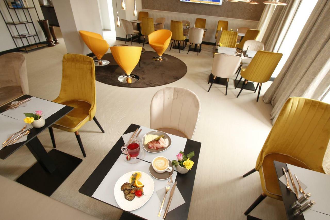 Amelie No 1 Hotel & Appartements 朗道因德普法尔茨 外观 照片