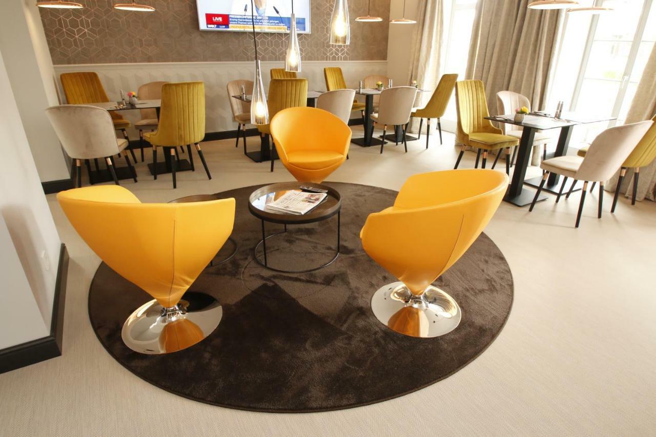 Amelie No 1 Hotel & Appartements 朗道因德普法尔茨 外观 照片